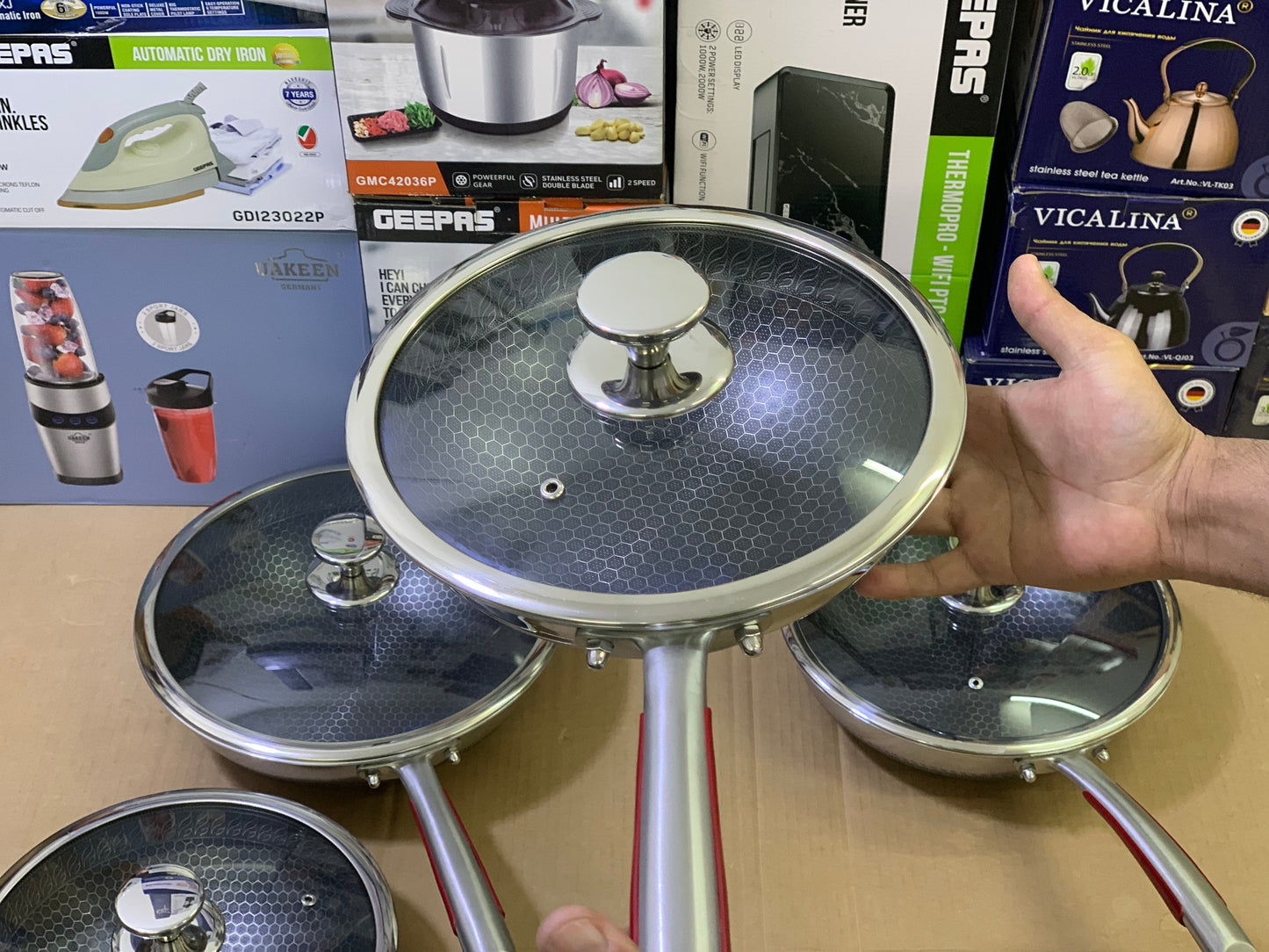 Laser coating deep Frying pan red handle