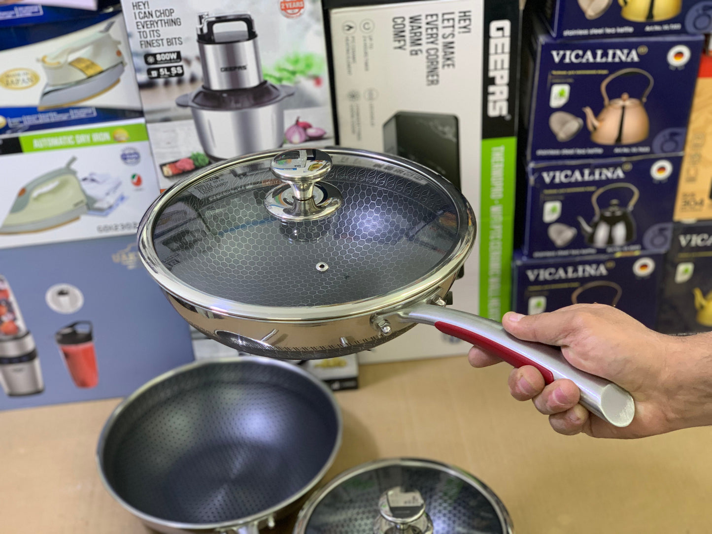 Laser coating deep Frying pan red handle